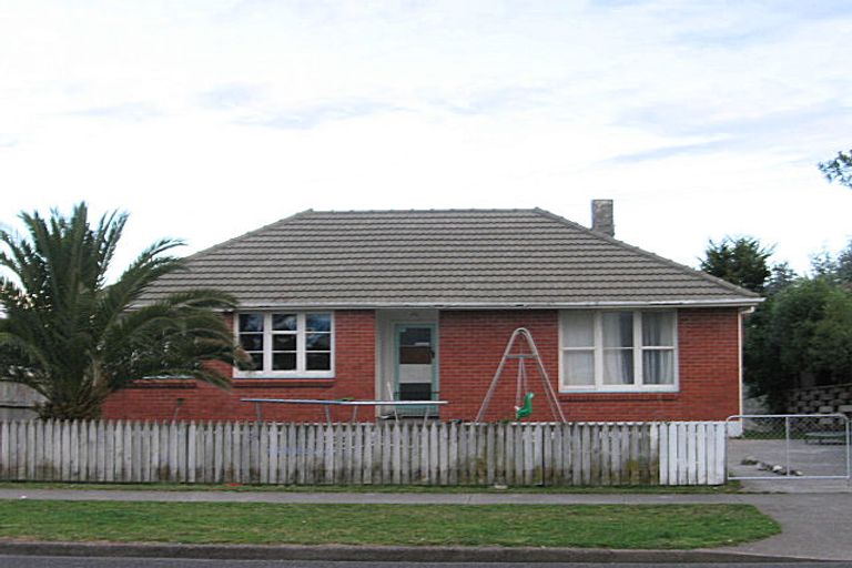 Photo of property in 10 Temuera Street, Otaki, 5512