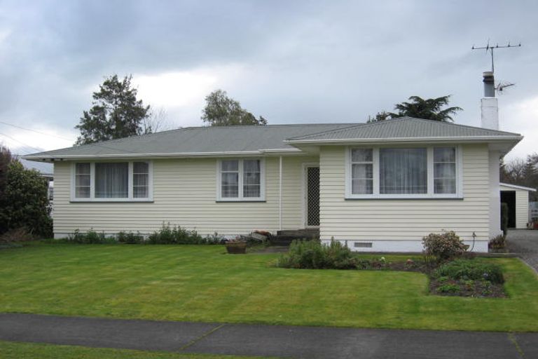 Photo of property in 9 Madden Place, Solway, Masterton, 5810