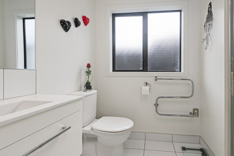 Photo of property in 67 Rosalie Terrace, Kelvin Grove, Palmerston North, 4414