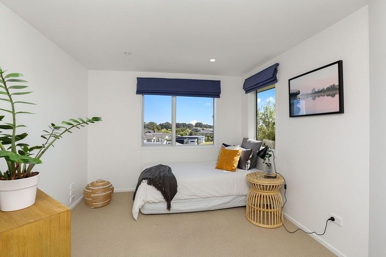 Photo of property in 17 Links Drive, Waiwhakaiho, New Plymouth, 4312