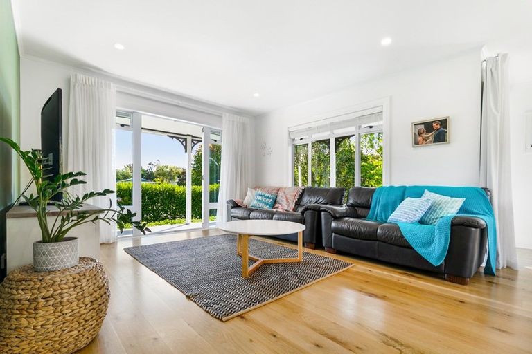 Photo of property in 12 Rheingold Place, Huapai, Kumeu, 0810