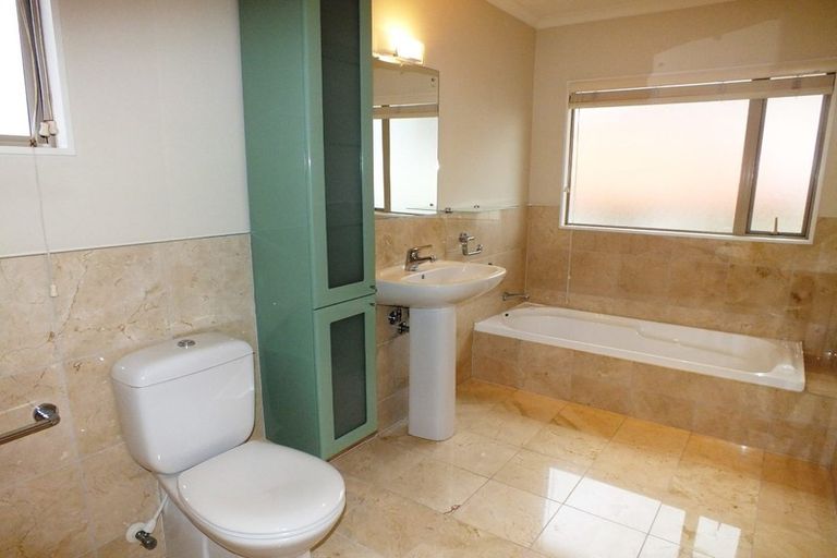 Photo of property in 6/126 Whangaparaoa Road, Red Beach, 0932