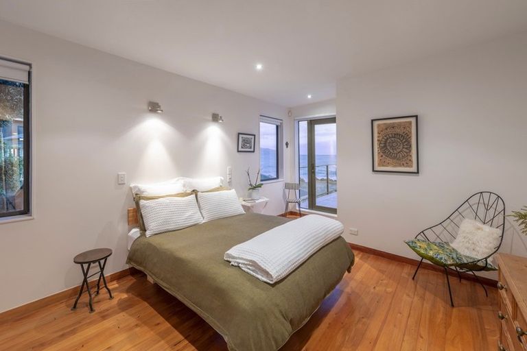 Photo of property in 160 The Esplanade, Houghton Bay, Wellington, 6023