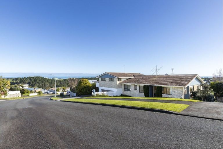 Photo of property in 19 Darwin Crescent, Spotswood, New Plymouth, 4310