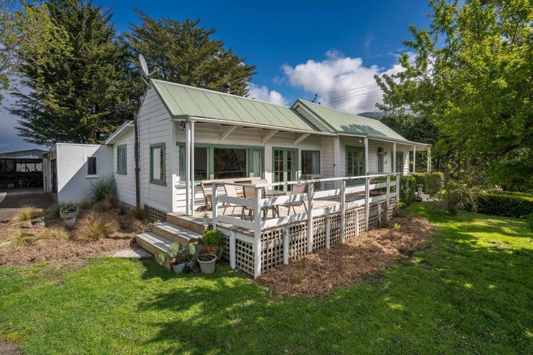 Photo of property in 369 Maungatua Road, Woodside, Outram, 9073
