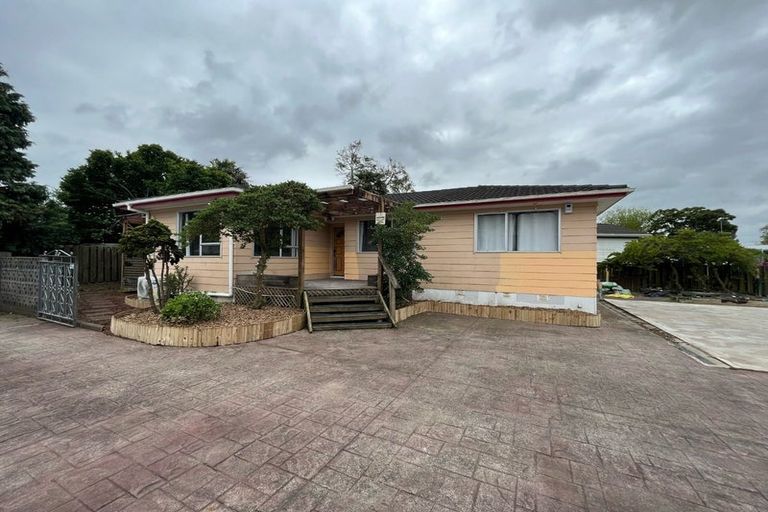 Photo of property in 23 Balloch Street, Randwick Park, Auckland, 2105