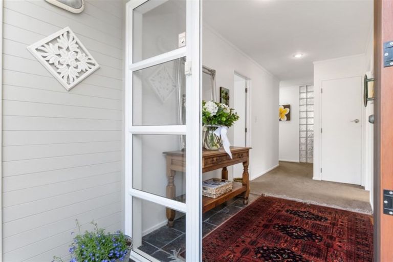 Photo of property in 20 Penguin Drive, Murrays Bay, Auckland, 0630