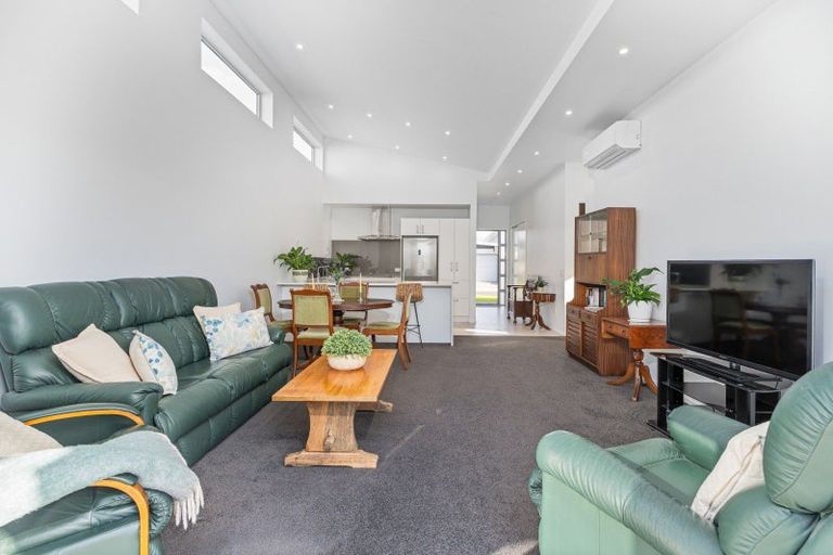 Photo of property in 16 Vanita Drive, Whitianga, 3510