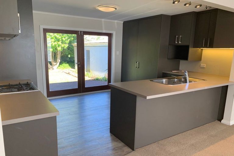 Photo of property in 16 Stirling Crescent, Hokowhitu, Palmerston North, 4410