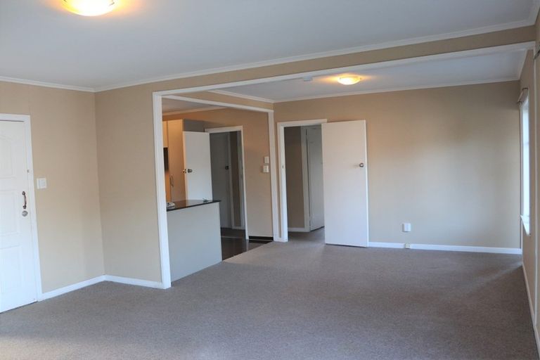 Photo of property in 27 Glenfern Road, Mellons Bay, Auckland, 2014