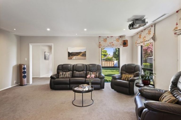 Photo of property in 63 Wai-iti Terrace, Burnside, Christchurch, 8052
