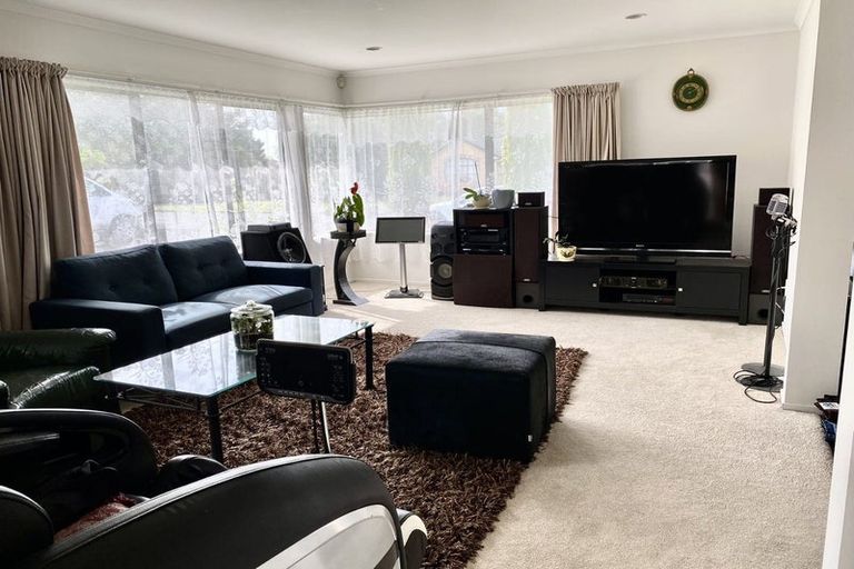 Photo of property in 84 Burswood Drive, Burswood, Auckland, 2013