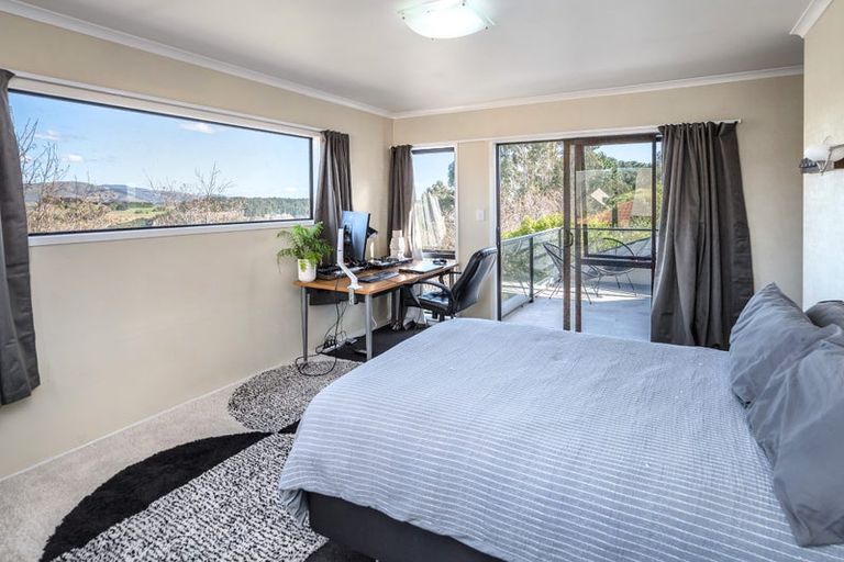 Photo of property in 106 Pacific Drive, Fitzherbert, Palmerston North, 4410