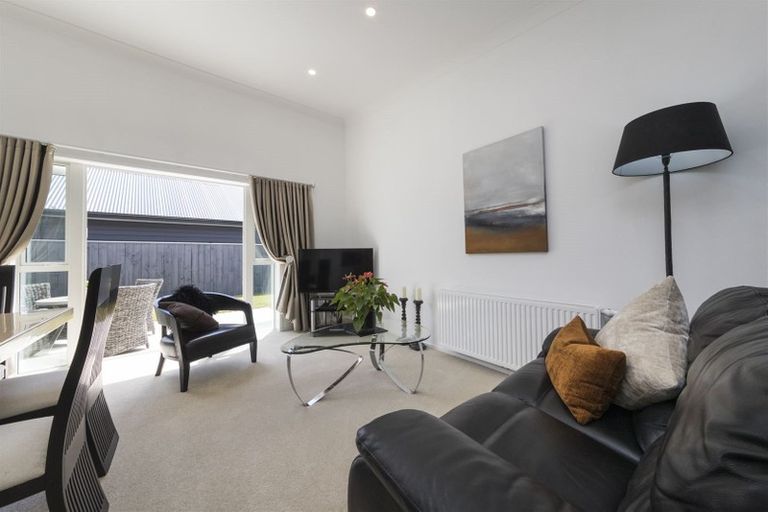 Photo of property in 5 Butler Place, Fitzherbert, Palmerston North, 4410