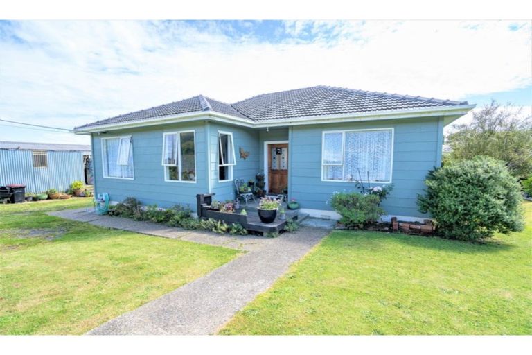 Photo of property in 5 Pearce Street, Bluff, 9814