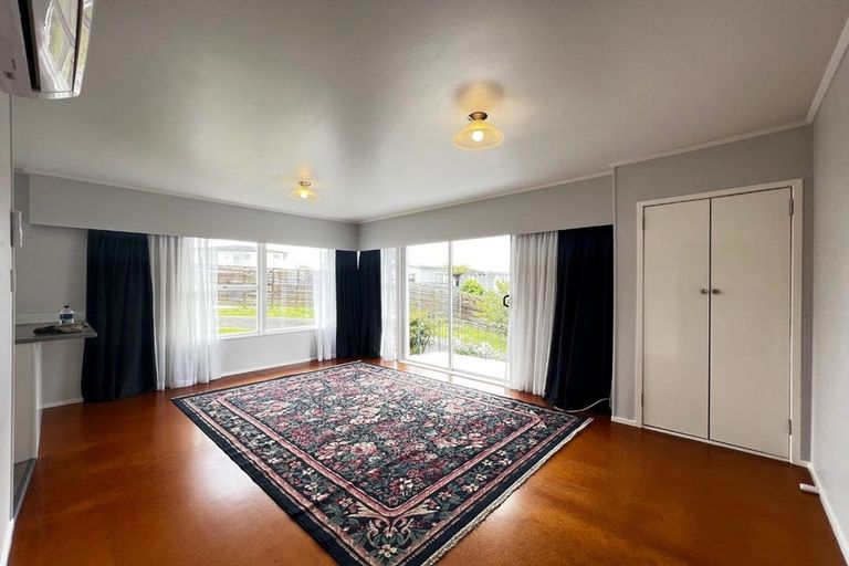Photo of property in 1/31 Marcel Place, Glenfield, Auckland, 0629