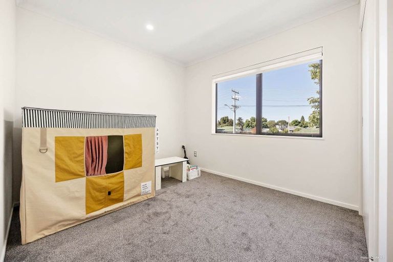 Photo of property in 8c Cosgrave Road, Papakura, 2110