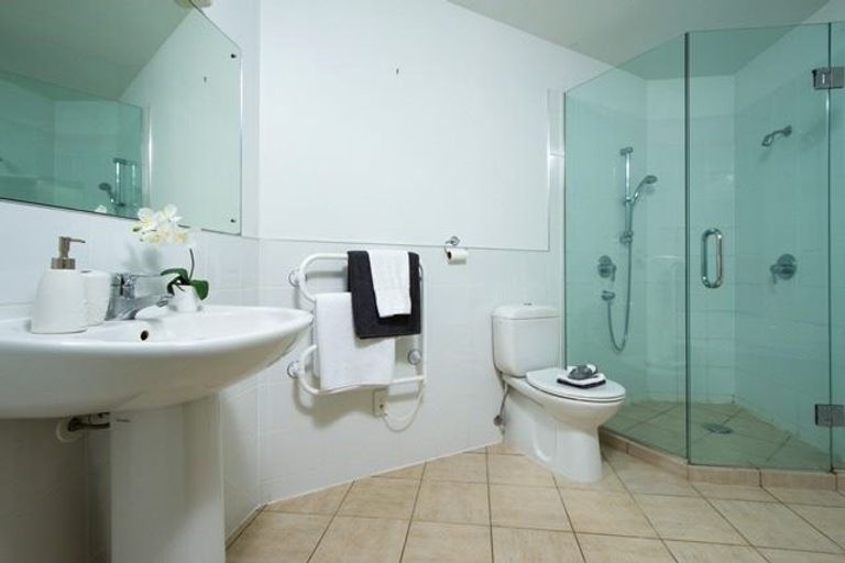 Photo of property in 14/19 Langana Avenue, Browns Bay, Auckland, 0630