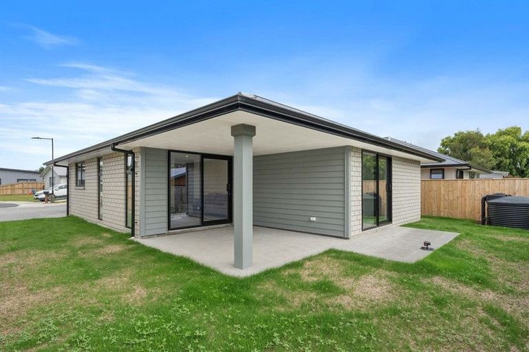 Photo of property in 12 Pohutukawa Place, Lansdowne, Masterton, 5810