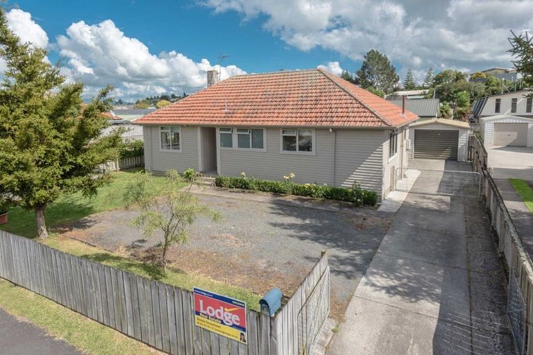 Photo of property in 9 Dowding Street, Melville, Hamilton, 3206