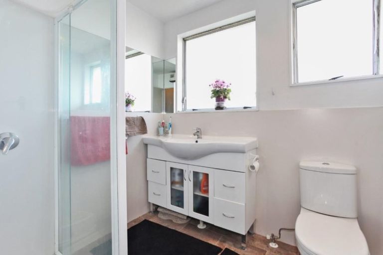 Photo of property in 2/19 Hargest Crescent, Sydenham, Christchurch, 8023