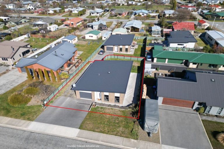 Photo of property in 53 Shields Street, Clyde, 9330