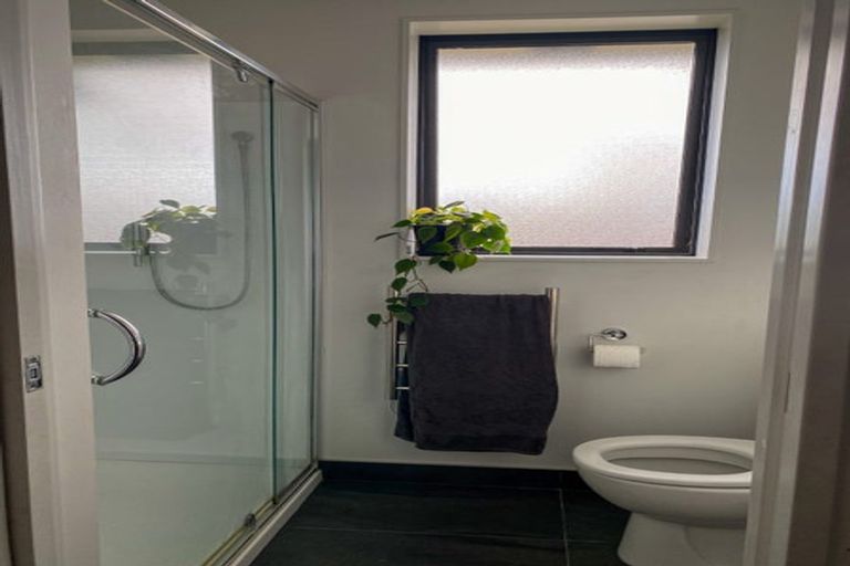 Photo of property in 16a Universal Drive, Henderson, Auckland, 0610