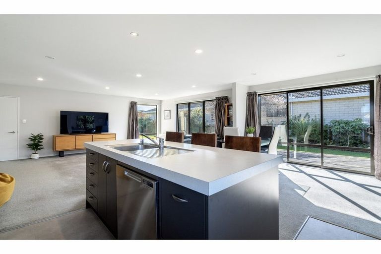 Photo of property in 37 Vogel Place, Waikiwi, Invercargill, 9810