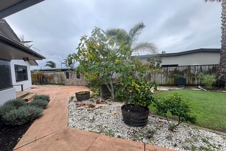 Photo of property in 1 Washington Place, Havelock North, 4130