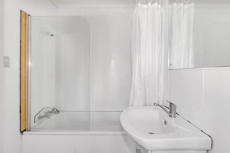 Photo of property in 3 Norman Spencer Drive, Papatoetoe, Auckland, 2104