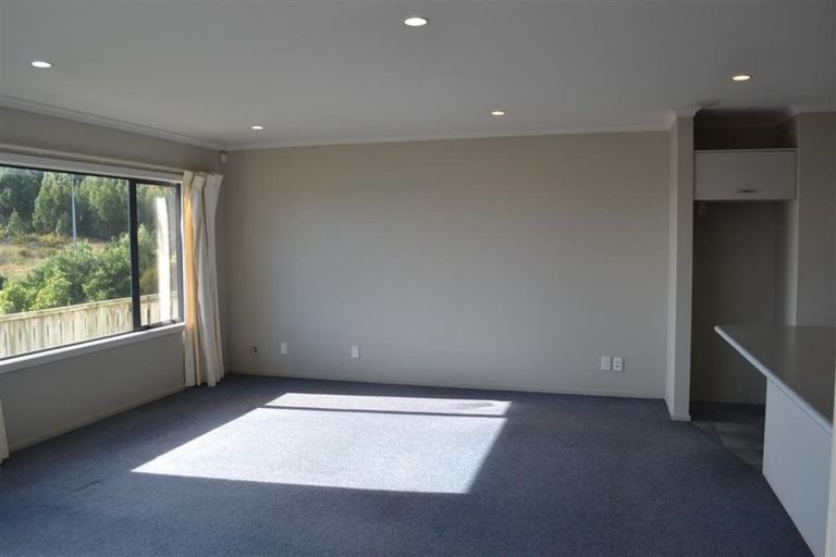 Photo of property in 7 Greenstone Place, Aotea, Porirua, 5024