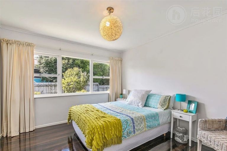 Photo of property in 15 Saffron Street, Birkdale, Auckland, 0626