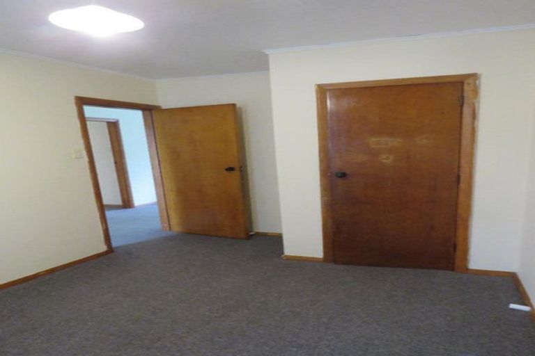 Photo of property in 19 Cook Street, Marfell, New Plymouth, 4310