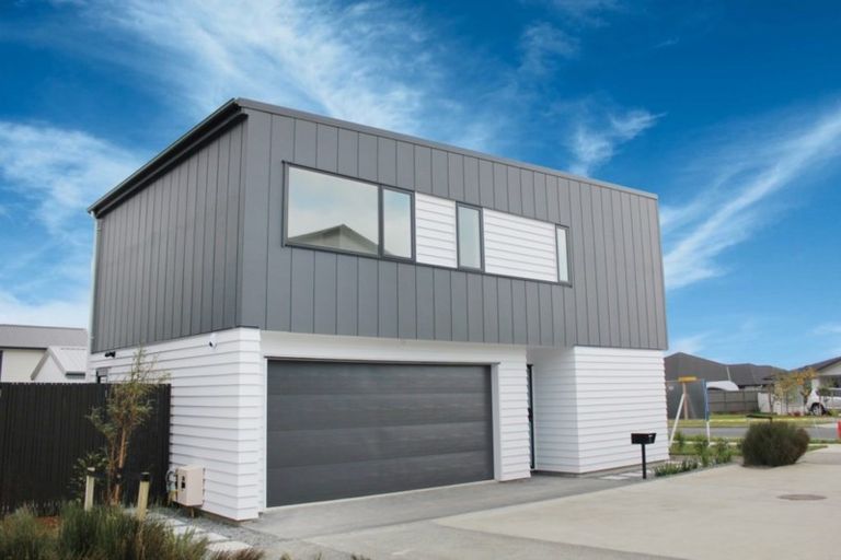 Photo of property in 1 Mcarthur Close, Silverdale, 0932