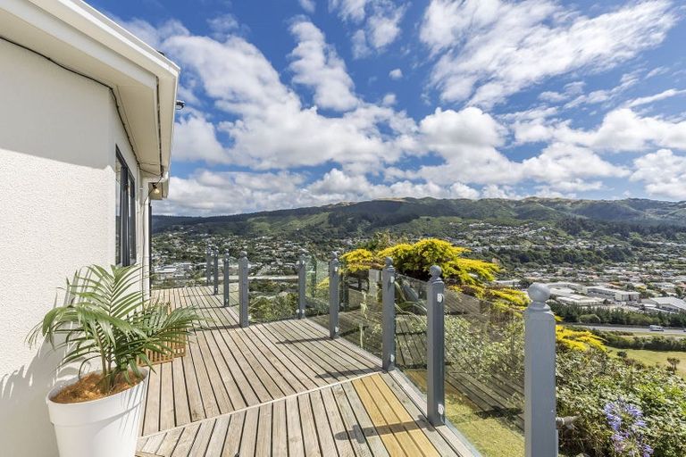 Photo of property in 94 Woodman Drive, Tawa, Wellington, 5028
