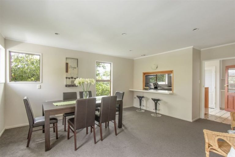 Photo of property in 96 Churton Drive, Churton Park, Wellington, 6037