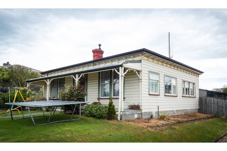 Photo of property in 12-12a Campbell Street, Maori Hill, Timaru, 7910