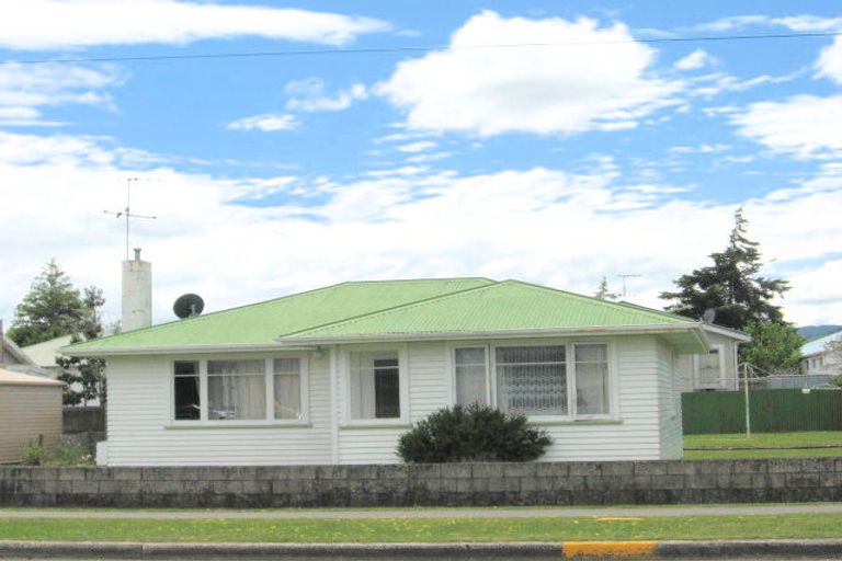 Photo of property in 1 Anzac Street, Gisborne, 4010