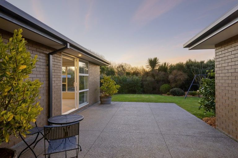 Photo of property in 14 Kilkivan Lane, Broomfield, Christchurch, 8042
