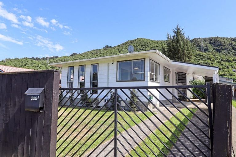 Photo of property in 208a California Drive, Totara Park, Upper Hutt, 5018