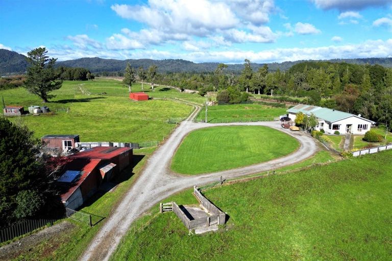 Photo of property in 200 Golf Links Road, Kaiata, Greymouth, 7805