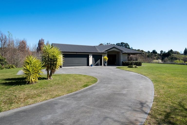 Photo of property in 44 Tauroa Valley Road, Havelock North, 4130