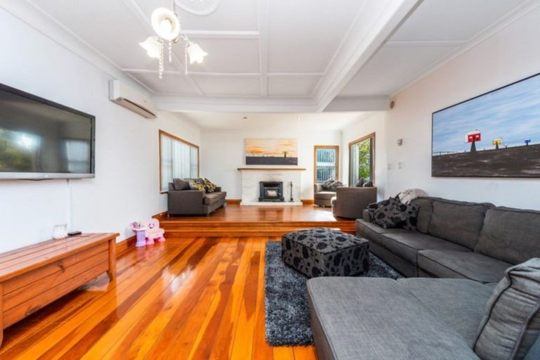 Photo of property in 65 Forest Lake Road, Forest Lake, Hamilton, 3200