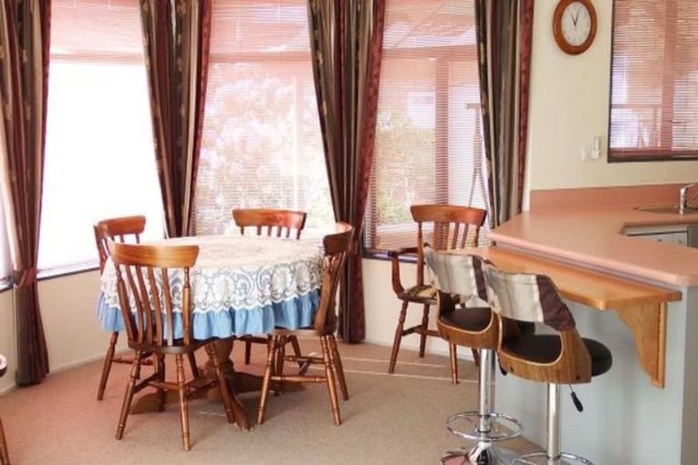 Photo of property in 1/19 Veale Road, Frankleigh Park, New Plymouth, 4310