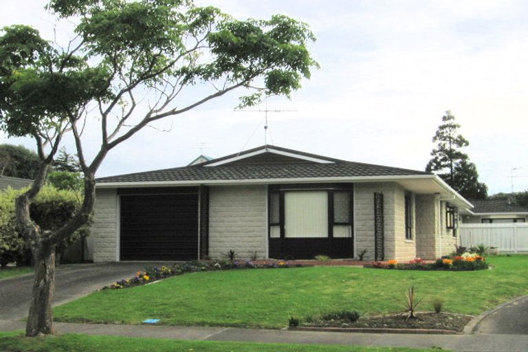 Photo of property in 1/29 Rosebank Grove, Waikanae, 5036