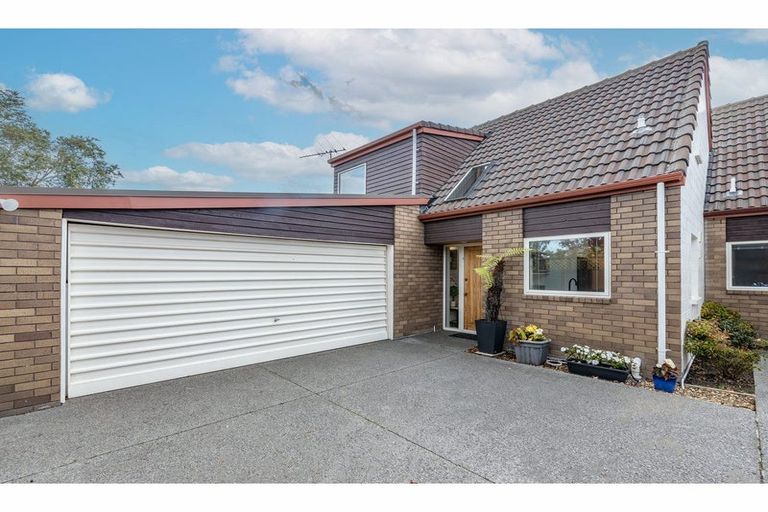 Photo of property in 2/19 Waitikiri Drive, Parklands, Christchurch, 8083