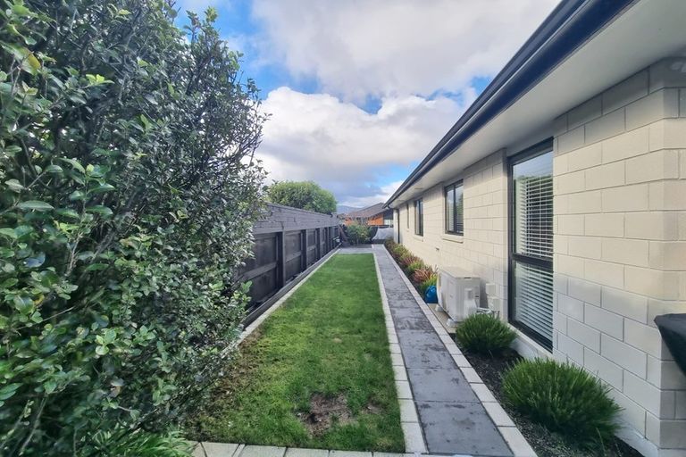 Photo of property in 84 Riverstone Drive, Riverstone Terraces, Upper Hutt, 5018