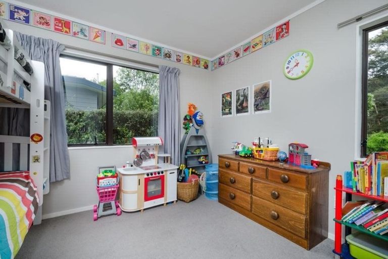 Photo of property in 19 Jacinta Grove, Swanson, Auckland, 0612