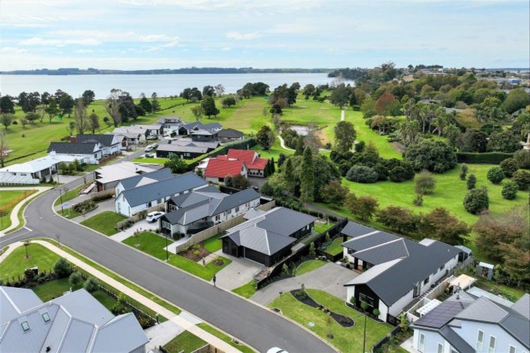 Photo of property in 10 Serenity Drive, Omokoroa, 3114