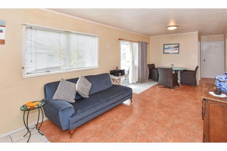 Photo of property in 20 Rukumoana Place, Clendon Park, Auckland, 2103